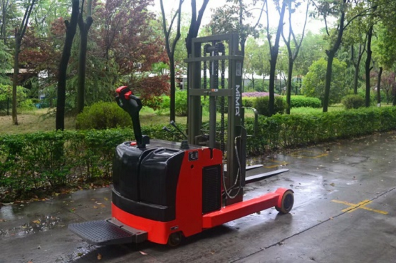 湖南榮洲機械設備有限公司,移動式升降平臺價格,湖南升降貨梯,塑料托盤批發,固定式升降平臺,曲臂式升降平臺,汽車尾板,全電動叉車 湖南榮洲機械設備有限公司,移動式升降平臺價格,湖南升降貨梯,塑料托盤批發,固定式升降平臺,曲臂式升降平臺,汽車尾板,全電動叉車
